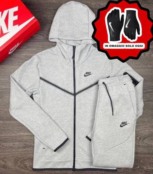 Tuta Nike Tech Fleece (GUANTI NIKE IN REGALO)